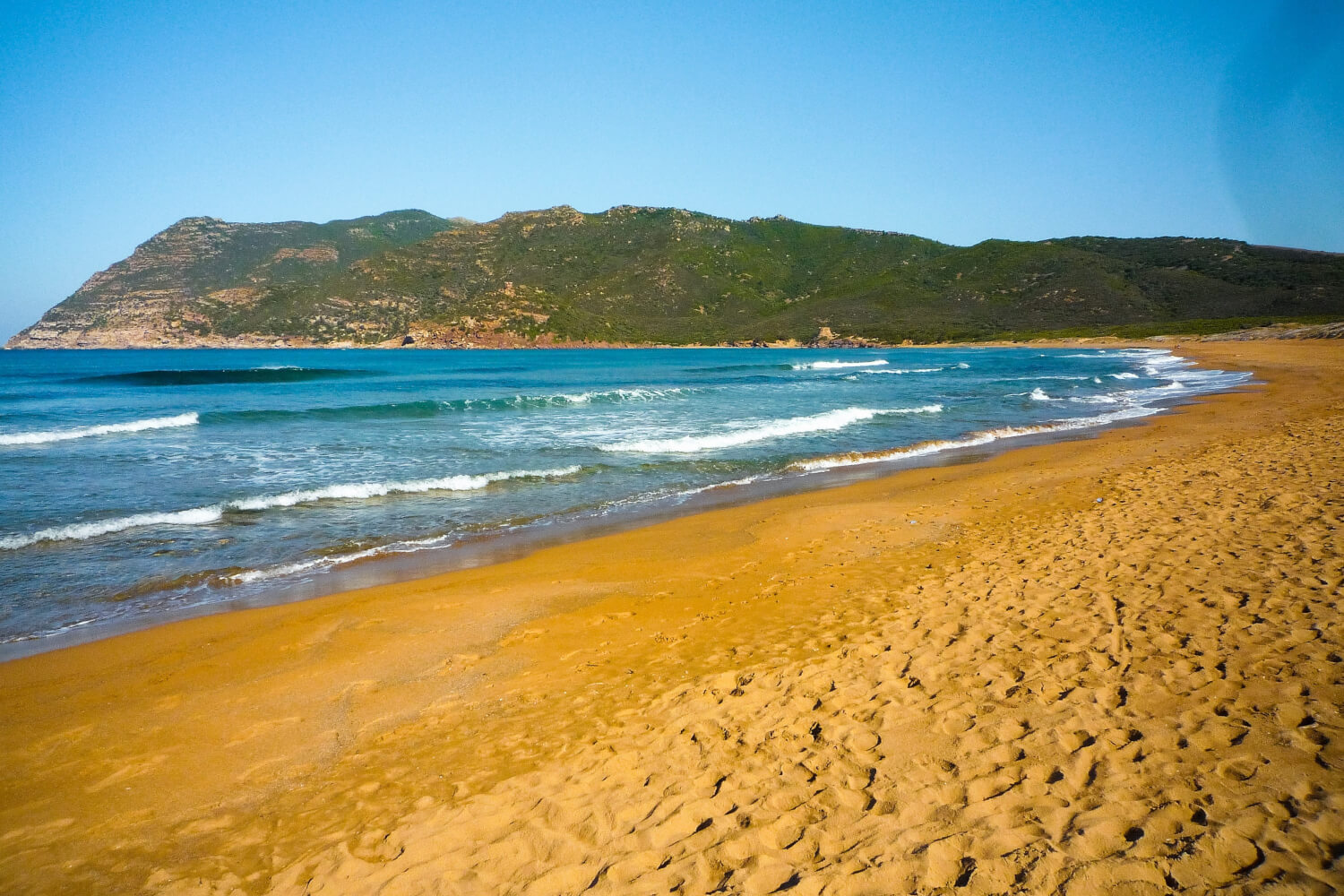 Naturisme en Sardaigne Top 10 Plages et Campings naturistes