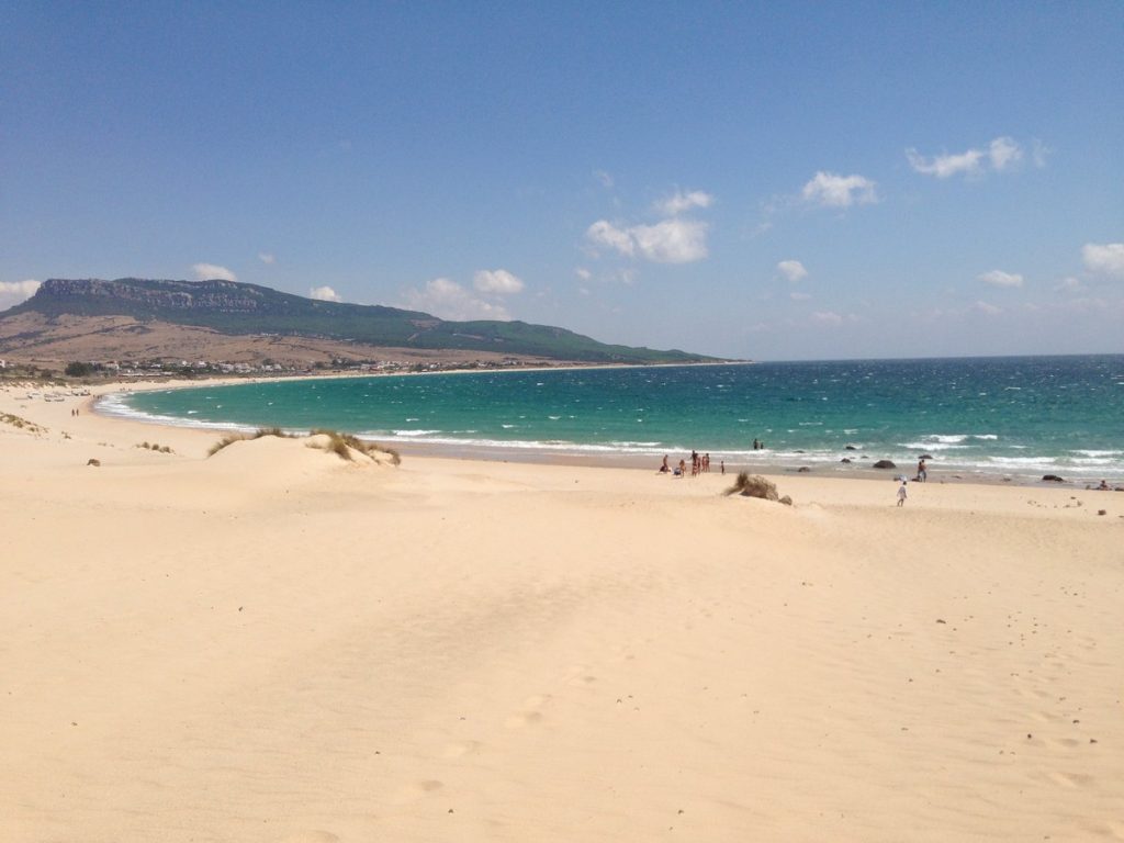 playa bolonia sable eau andalousie