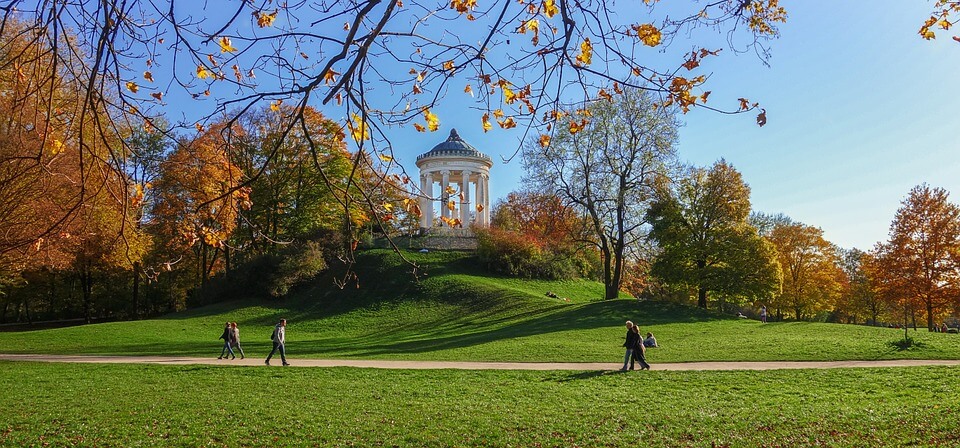 jardin anglais munich automne naturisme dans le monde