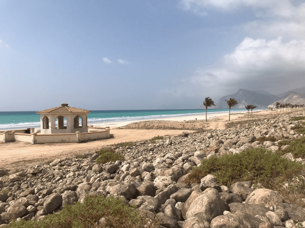 plus belles plages d'oman galets sable mer turquoise