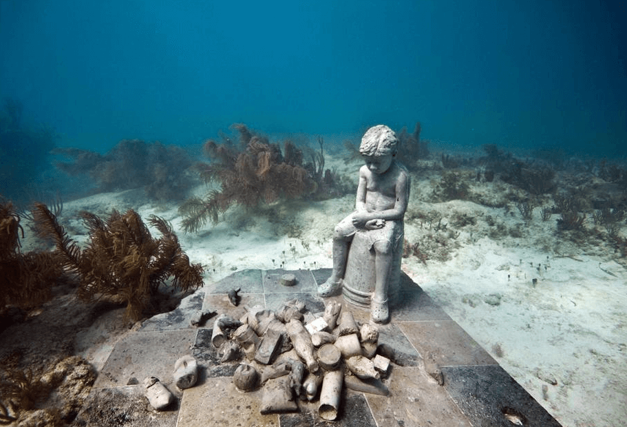 enfant sculpture musée sous-marin de Cancun