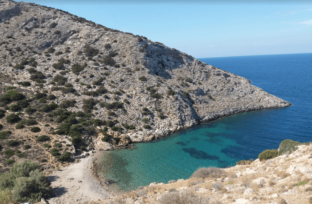 plage d'armeos naturisme en grèce