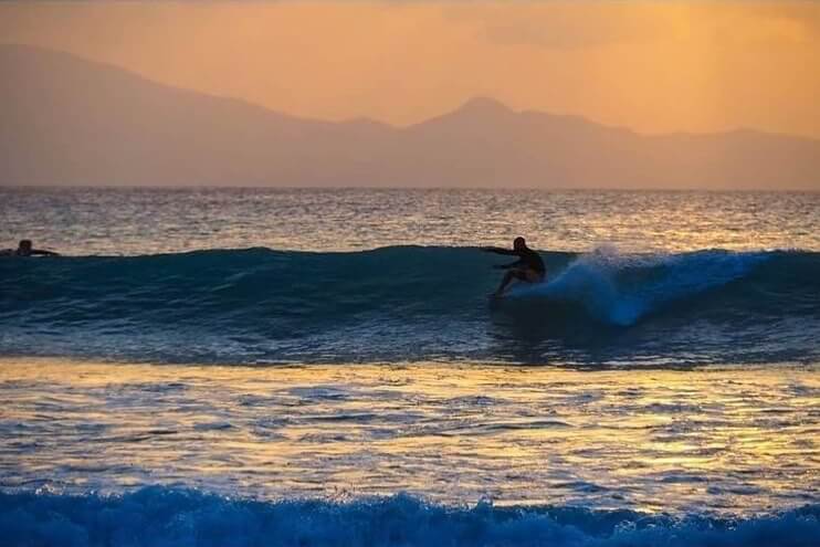 surf en guadeloupe